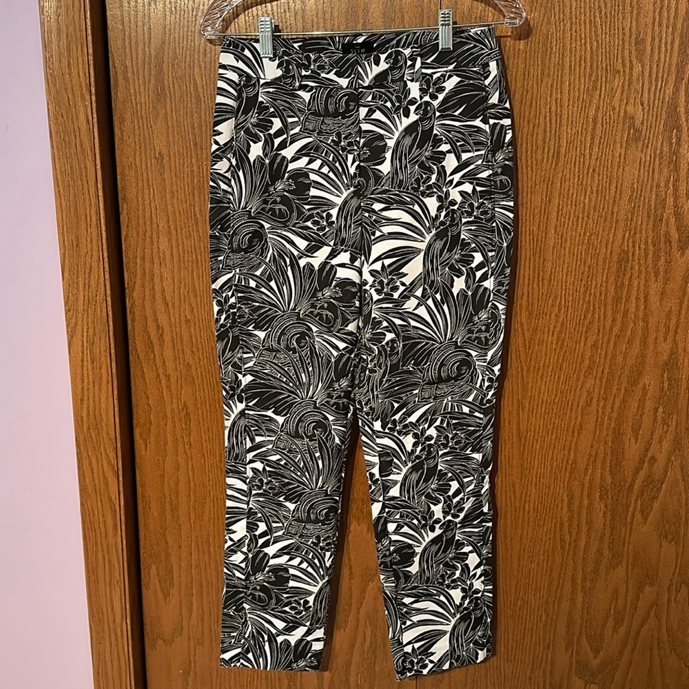 White House Black Market size 4, The Slim, Ankle pants are black and white.